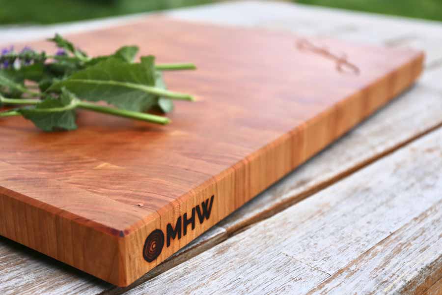 Storage-Equipped Cutting Boards : bamboo cutting board